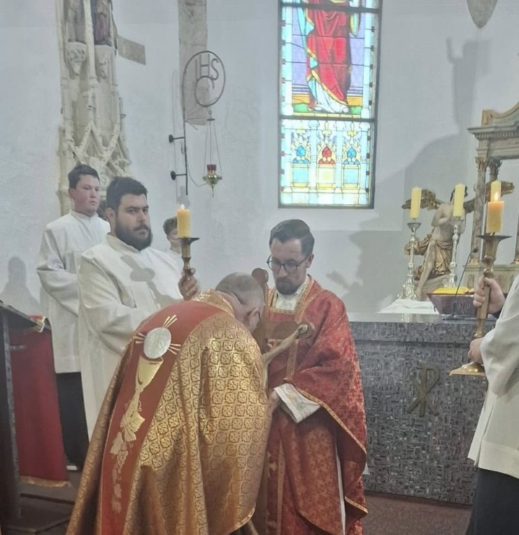 SVEČANO PROSLAVLJENI OBREDI VELIKOG PETKA